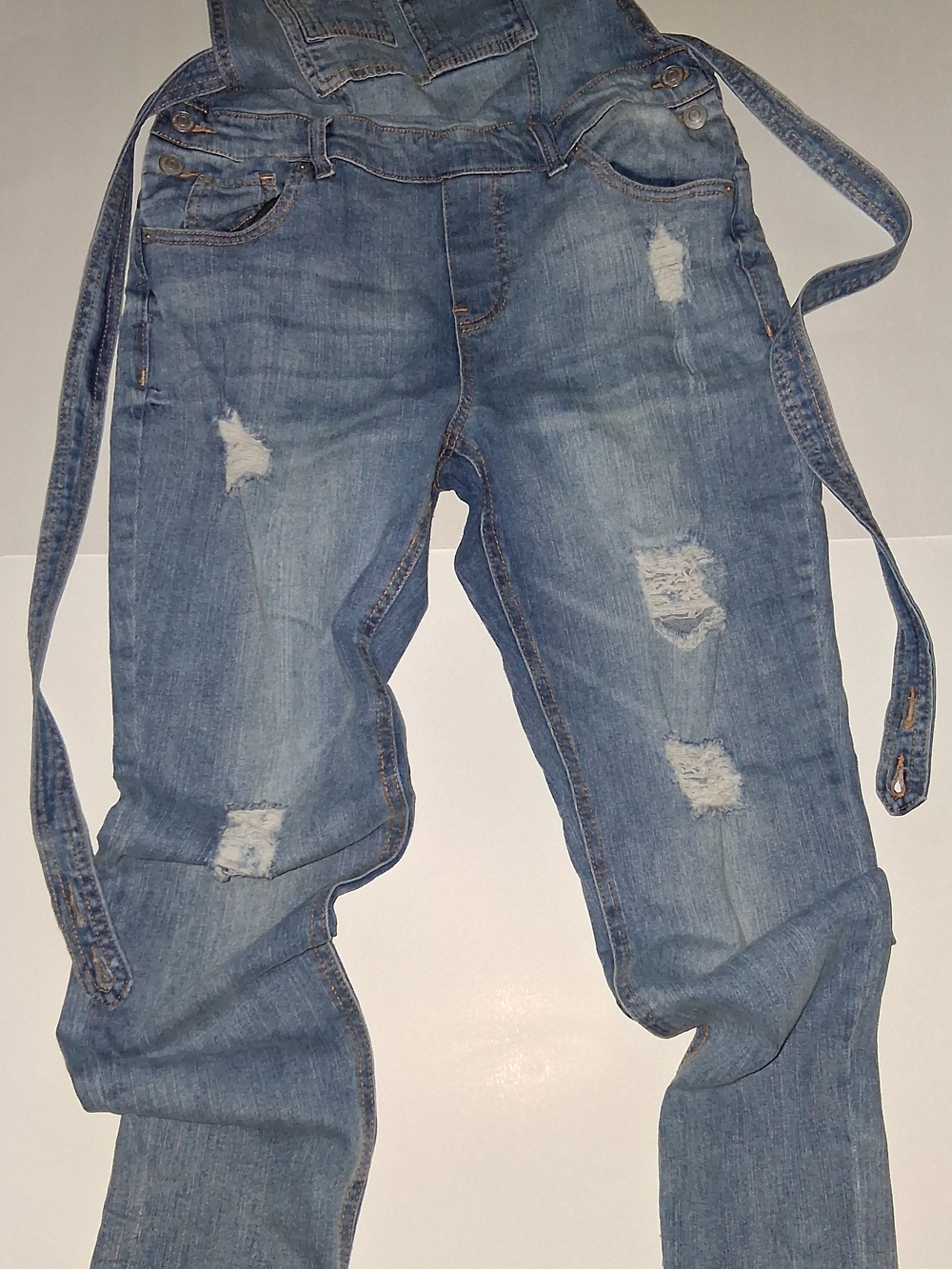 Almost Famous Light Blue Denim Overaĺls